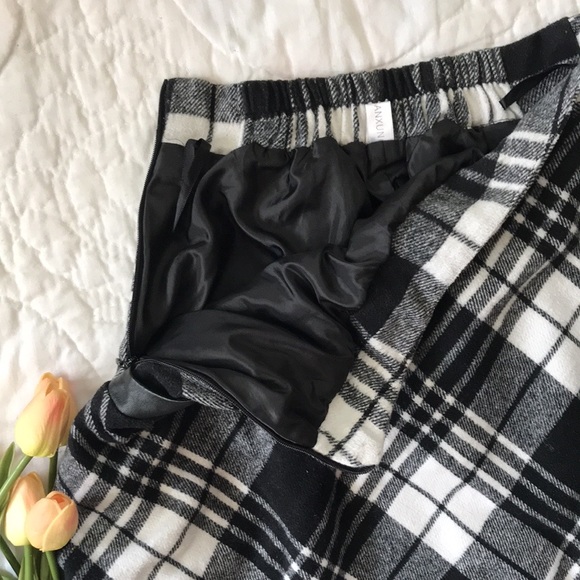 🌷SOLD🌷 Plaid Wool Maxi Skirt 🌷🤍 - Picture 5 of 5